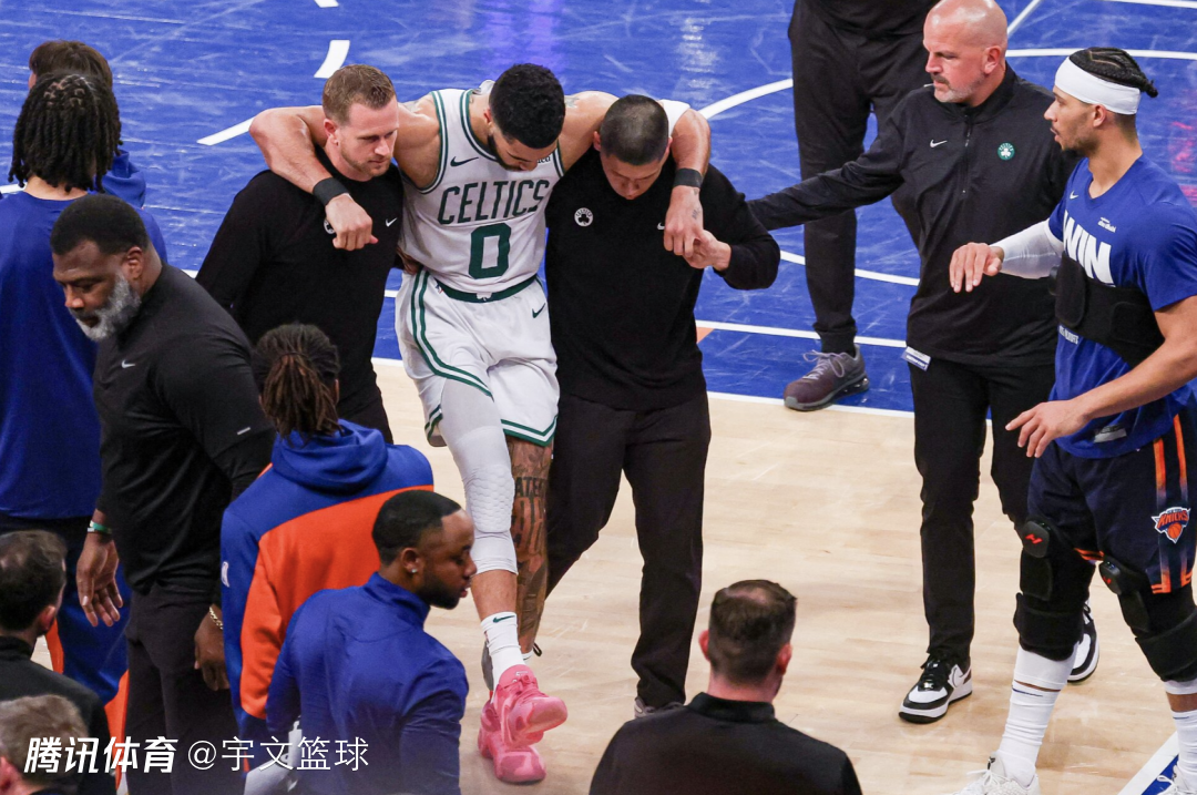 塔图姆意外战胜日本队，锐不可当引爆全场！观众掌声雷动