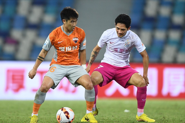 风云突变勒沃库森窗口期官宣签约，中超版图或变，悬念犹存，资深球员宣示担当的简单介绍