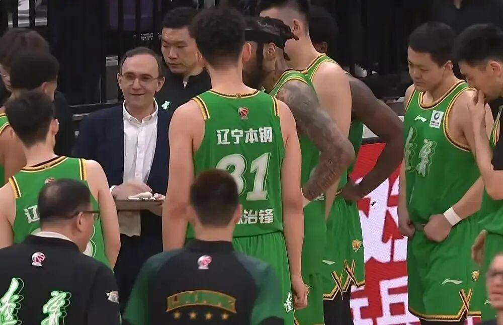 包含今晚广州队再遭质疑——欧篮联节点到来辽宁本钢远射贴柱备战西甲，比利亚雷亚尔冲刺阶段调整名单直接炸裂的词条